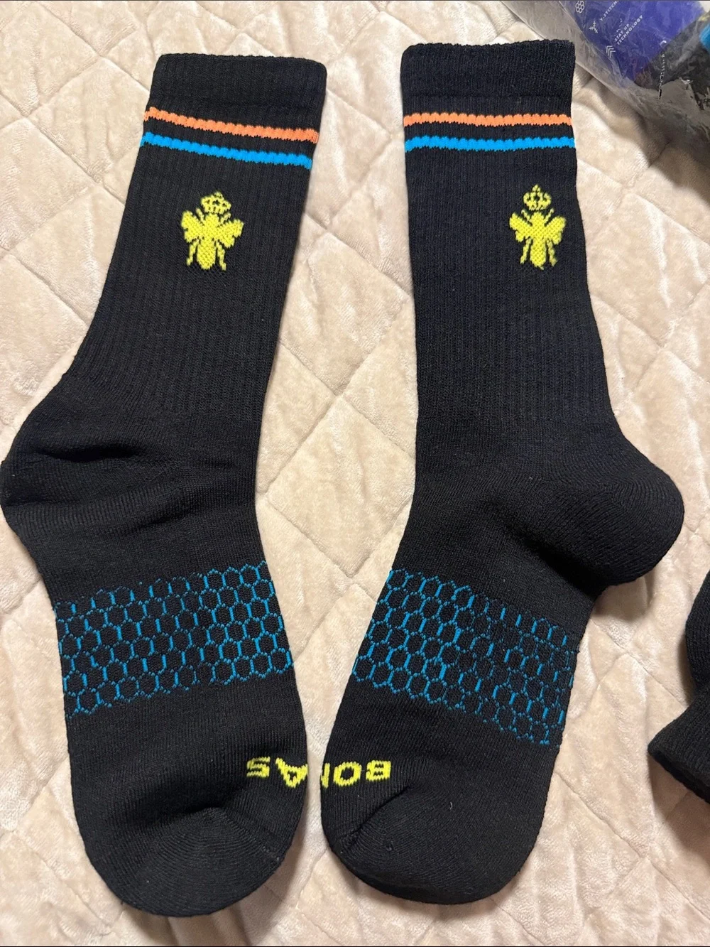 New,17 pair lot of Bombas high socks